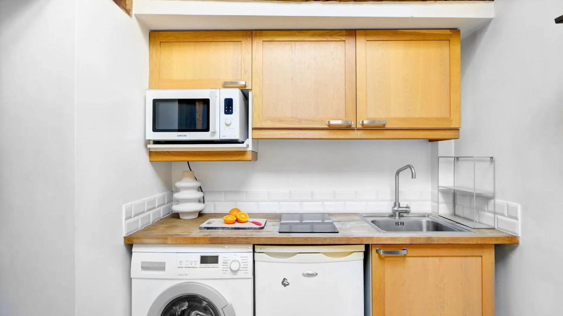 Ile Saint-Louis & Notre Dame - Cityapartmentstay Paris Apartment